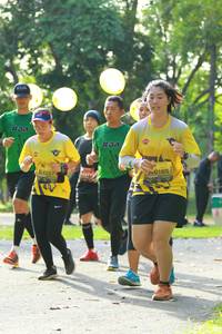 BIB: 1137, 0165
                            <button type="button" onclick="openModal(5129326)" class="btn btn-primary btn-sm float-right btn-popup" data-toggle="modal" data-target=".modal-high-quality">
                        <i class="fas fa-shopping-cart"></i> Add to Cart
                    </button>
                                            <button type="button" onclick="isThisMe(5129326, true)" class="btn btn-success btn-sm float-right btn-popup btn-isme hidden" data-toggle="tooltip" data-placement="bottom" title="นี่คือรูปของคุณใช่ไหม คลิกที่นี่เพื่อเอาเข้าอัลบั้ม">
                        <i class="fas fa-plus"></i> Add to album
                    </button>
                    <button type="button" onclick="isThisMe(5129326, false)" class="btn btn-warning btn-sm float-right btn-popup btn-isnotme hidden">
                        <i class="fas fa-ban"></i> Remove from album
                    </button>